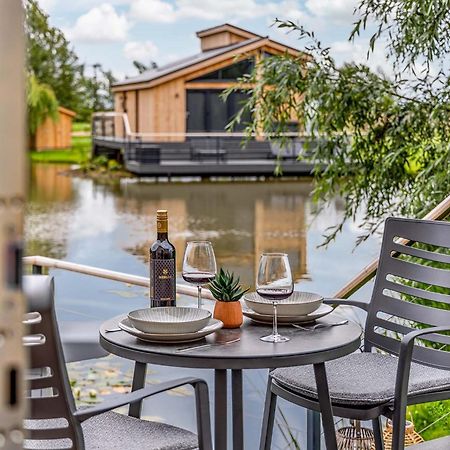 Woad Mill Lakeside Lodges Boston Exterior photo